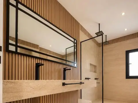 Casa en Venta con 7 cocheras
