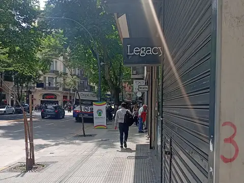 Local en Alquiler Via Púb.