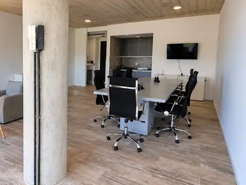 Oficina en Alquiler con 1 cochera
