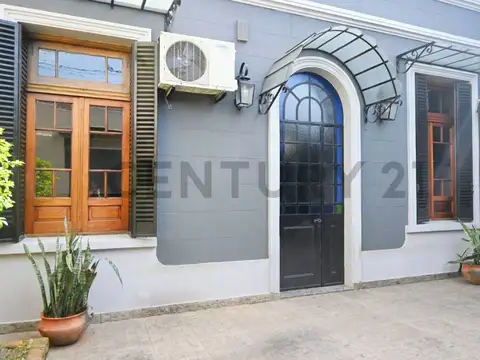 VENTA CASA 4 AMBIENTES CON PILETA Y QUINCHO en Lanús Oeste, Pcia Buenos Aires