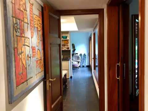 Casa 7 ambientes con 4 baños