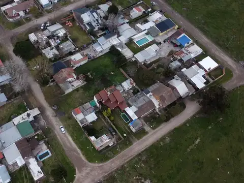 VENTA LOTE REJON E/190 Y 192 UNICO TODOS SERVICIOS