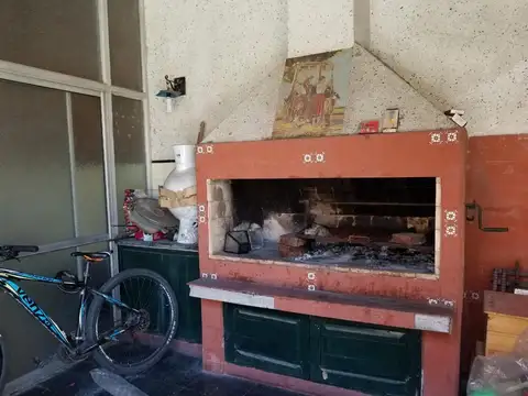 Casa en Alquiler con 1 cochera