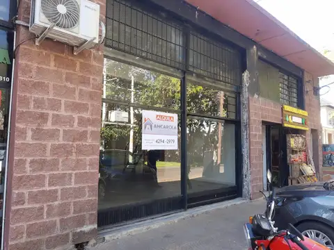 Alquiler de excelente local comercial en Adrogué