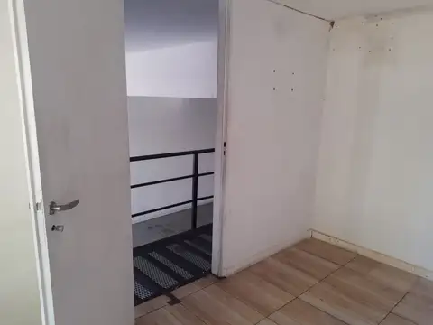 Alquiler de excelente local comercial en Adrogué