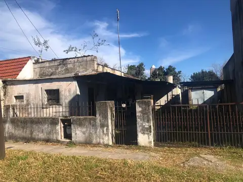 CASA 3 AMB A RECICLAR - HURLINGHAM (KM 18)