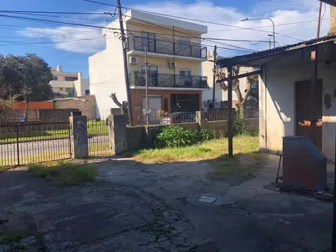 Casa en Venta con 5 cocheras