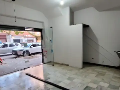 RESERVADO ALQUILO LOCAL COMERCIAL. LANUS OESTE. LANUSITA