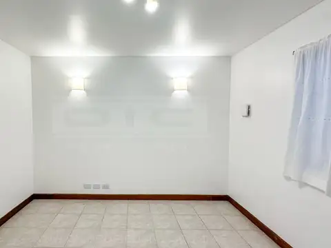 Albarellos al 700 entre Belisario  Roldán y Perú