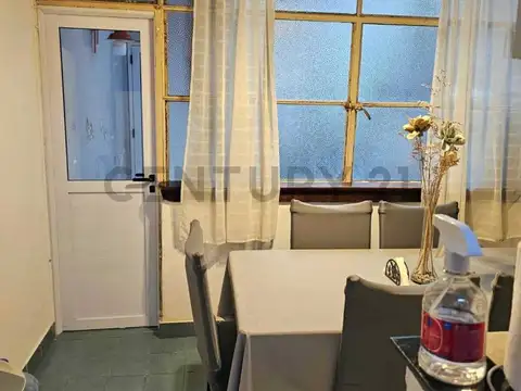 Venta departamento 3 ambientes en Monserrat.