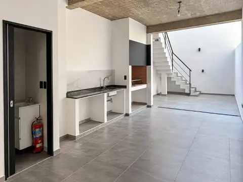 Depto Tipo Casa en Venta de 4 ambientes