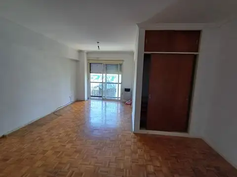 Venta Monoambiente con balcón francés en Caballito