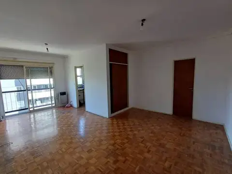 Venta Monoambiente con balcón francés en Caballito