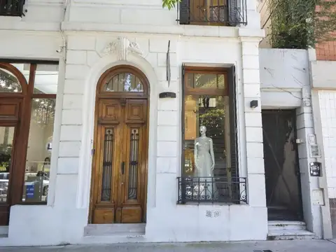 LOCAL ,frente plaza , con terraza - No apto Gastronomia