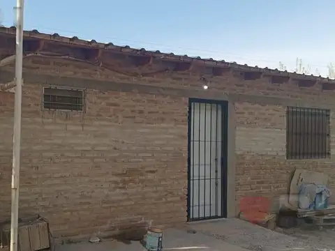 Casa en Venta en Cinco Saltos, USD 50.000