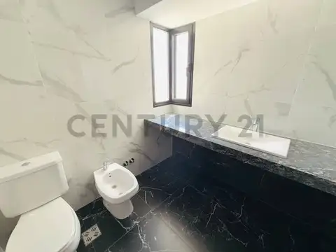 Departamento de categoria dos dormitorios en venta en La Plata