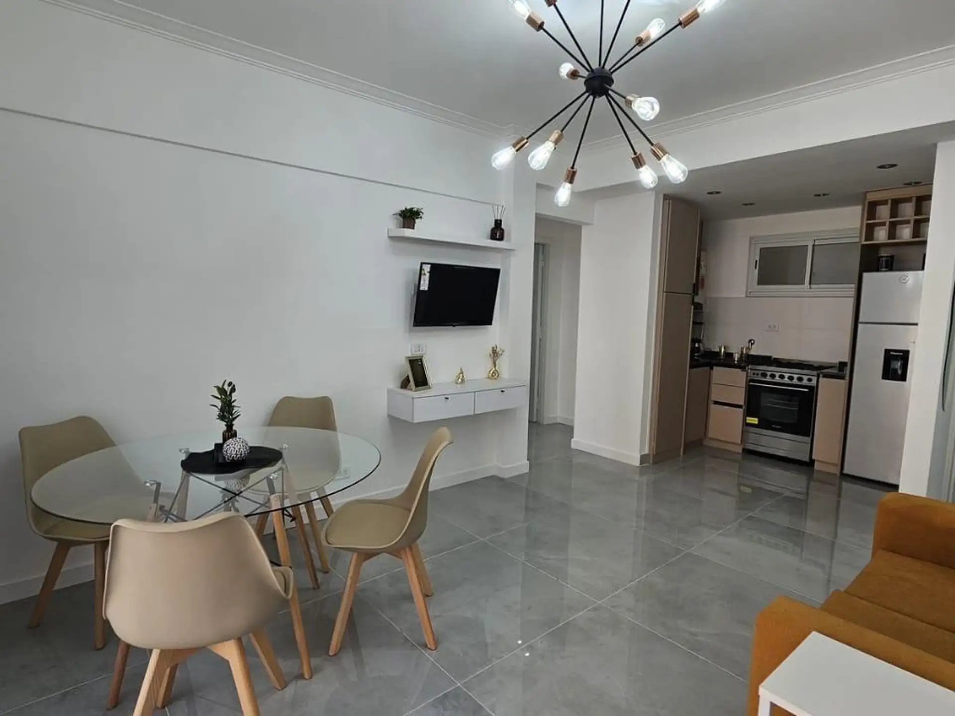 Venta de departamento - 3 ambientes - A la calle - Con balcón - Centro - Mar del Plata