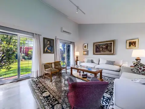 Casa en el Cerro de las Rosas, Cordoba. 3 D., 2 B, quincho.