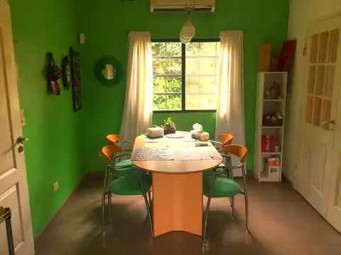 HERMOSA CASA EN VENTA - JARDÍN/PILETA - MASCHWITZ.