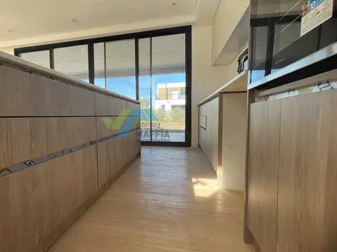 Casa  en Venta en Santa Lucia, Pilar del Este, Pilar