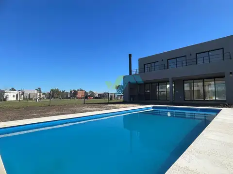 Casa  en Venta en Santa Lucia, Pilar del Este, Pilar