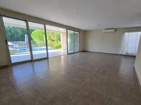 Casa en Alquiler de 4 dormitorios