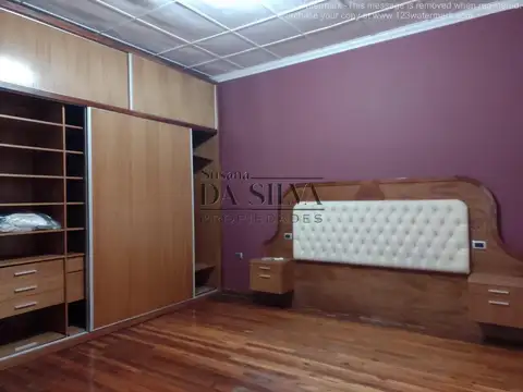 Casa 4 ambientes con 2 baños