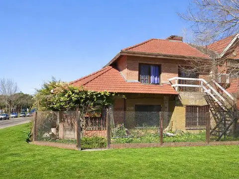 VENTA CASA 5 AMBIENTES EN JOSE MARMOL