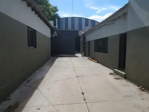 GALPON CON OFICINAS EN 4TA SECCION DE MENDOZA