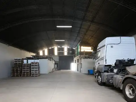 GALPON CON OFICINAS EN 4TA SECCION DE MENDOZA