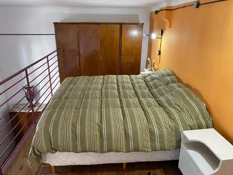 depto de 3 ambientes con entre piso y balcon amoeblado.