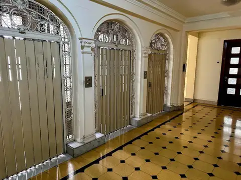 Oficina en Alquiler 100 años