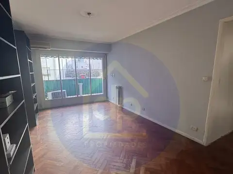 Alquiler anual- luminoso 3 amb - con dependencia– balcon