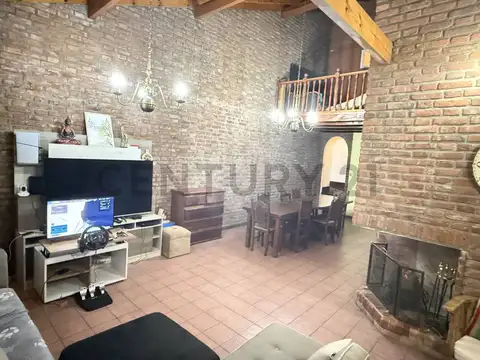 Casa 5 ambientes con 2 baños