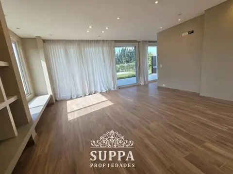CASA EN VENTA CARPINCHOS NORDELTA