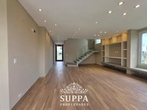 CASA EN VENTA CARPINCHOS NORDELTA