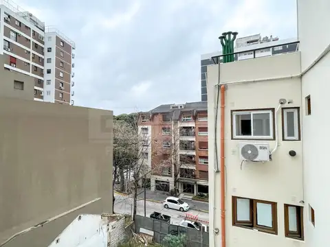 Departamento en Alquiler en Acassuso Vias  /  Santa Fe, $ 830.000