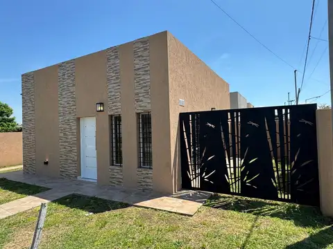 Venta casa a ESTRENAR - Lobos