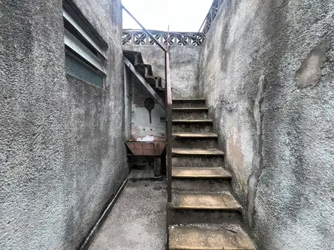 Tacuarí 1100