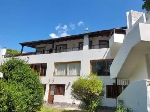 Casa en venta - 3 Dormitorios 3 Baños - Villa Gesell
