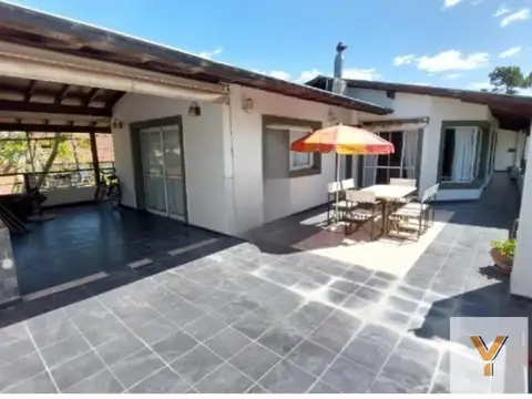 Casa 4 ambientes con 3 baños