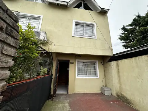 En venta Duplex 3 ambientes + playroom en Jose C Paz. Financia