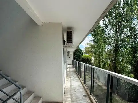 Oficina en Alquiler en Aldea Lago, $ 350.000