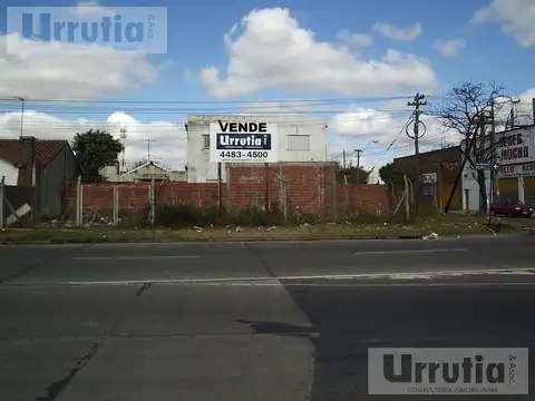 LOTE INDUSTRIAL SOBRE COLECTORA AUTOPISTA DEL OESTE Y NAVARRO