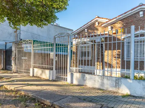 VENTA - CASA CON GRAN JARDÍN - BARRIO BELGRANO
