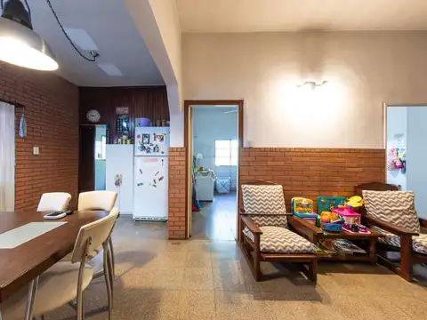Casa 3 ambientes con 1 baño