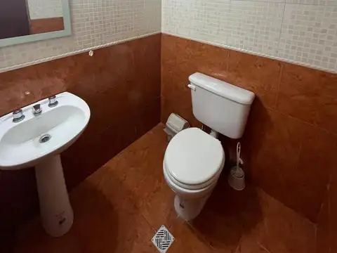 Casa 4 ambientes con 3 baños
