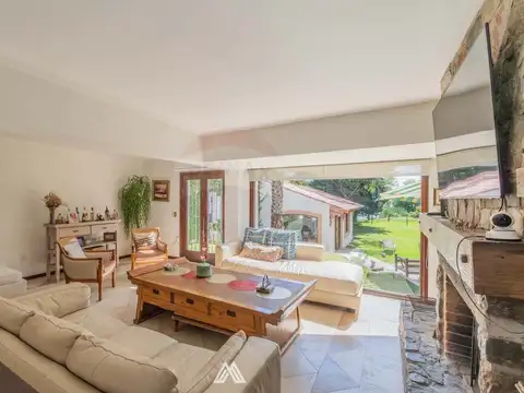 ALQUILER Casa para EMPRESA sbre Av.de las Americas