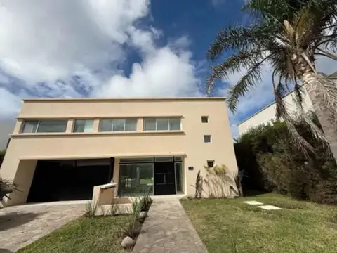 CASA VENTA 5 AMBIENTES VILLAGE DEL PARQUE