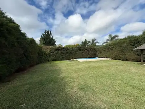 Casa 5 ambientes con 4 baños